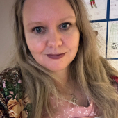 Anna (Annukka) Laine-Çam lähikuvassa