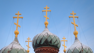 Tampereen ortodoksinen kirkon kupolit talvella