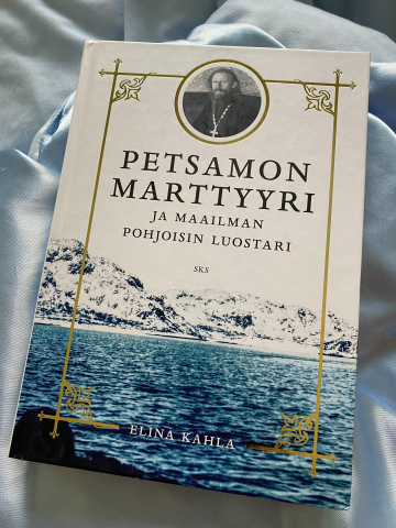 Kirjan kansikuva Petsamon marttyyrista isä Paisista