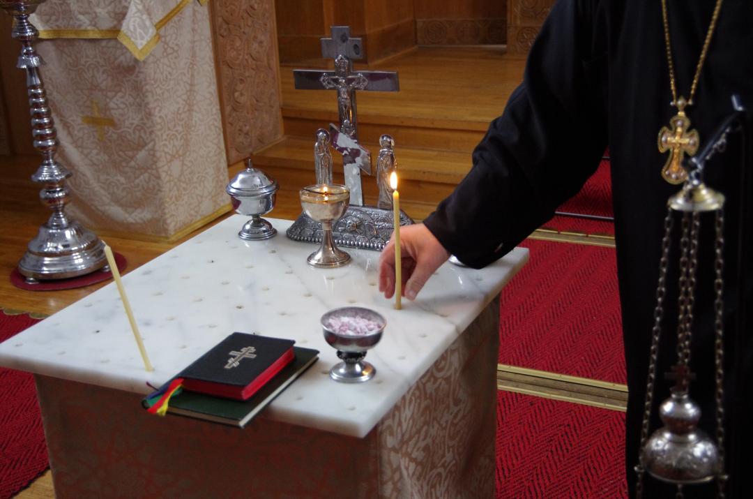 Vainajien muistelupöytä ortodoksikirkossa
