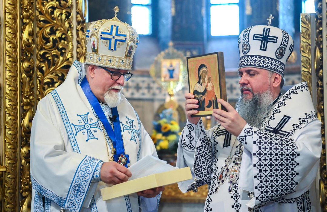 Arkkipiispa Elia ja metropoliitta Epifani Pyhän Mikaelin luostarissa Pokrova-juhlan aikaan 2025