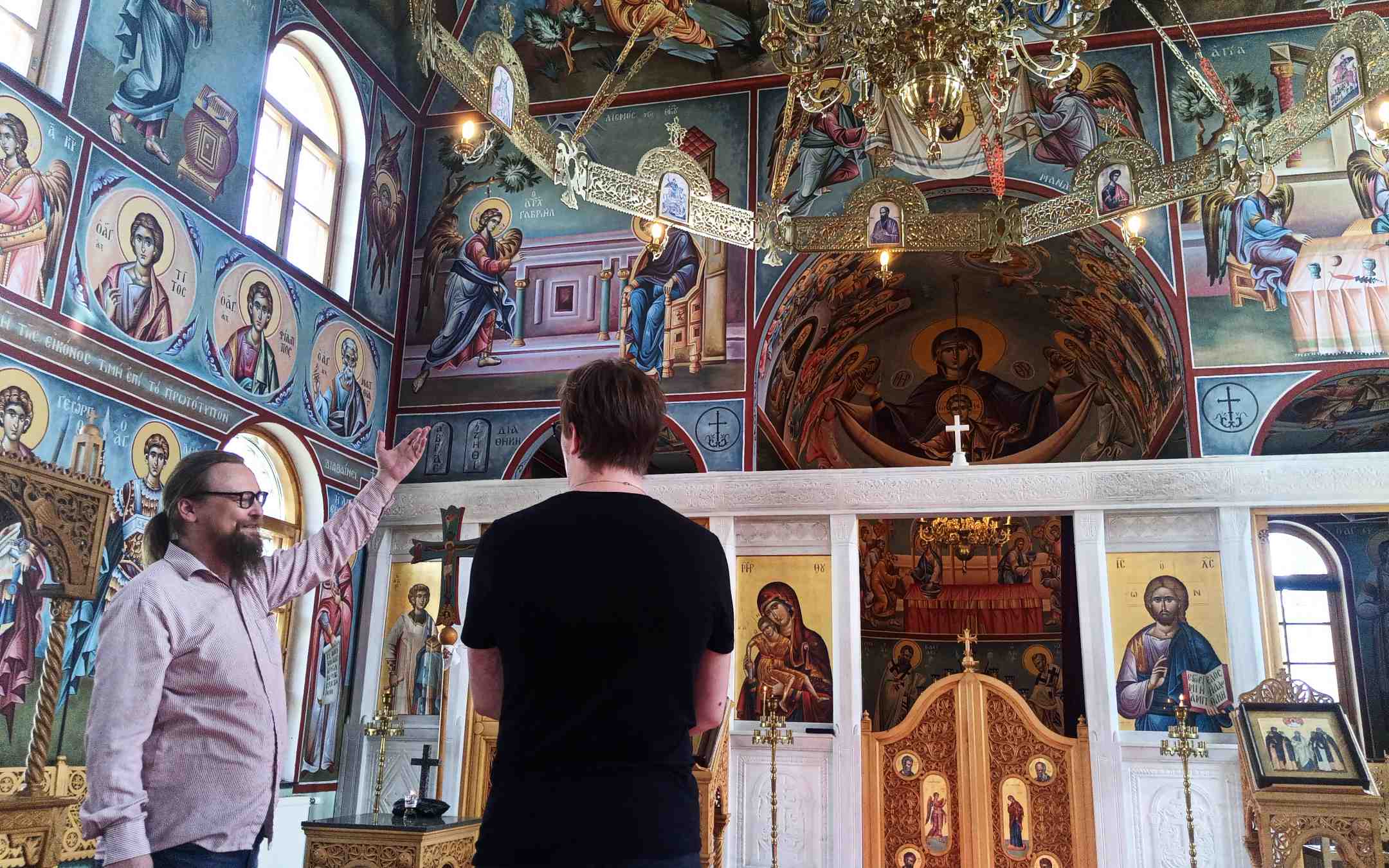 Kirkko-opas työssään ortodoksikirkossa