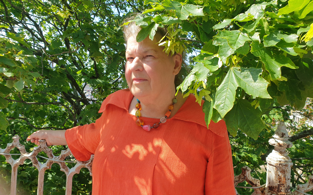 Meeri-Maria Viita puun siimeksessä