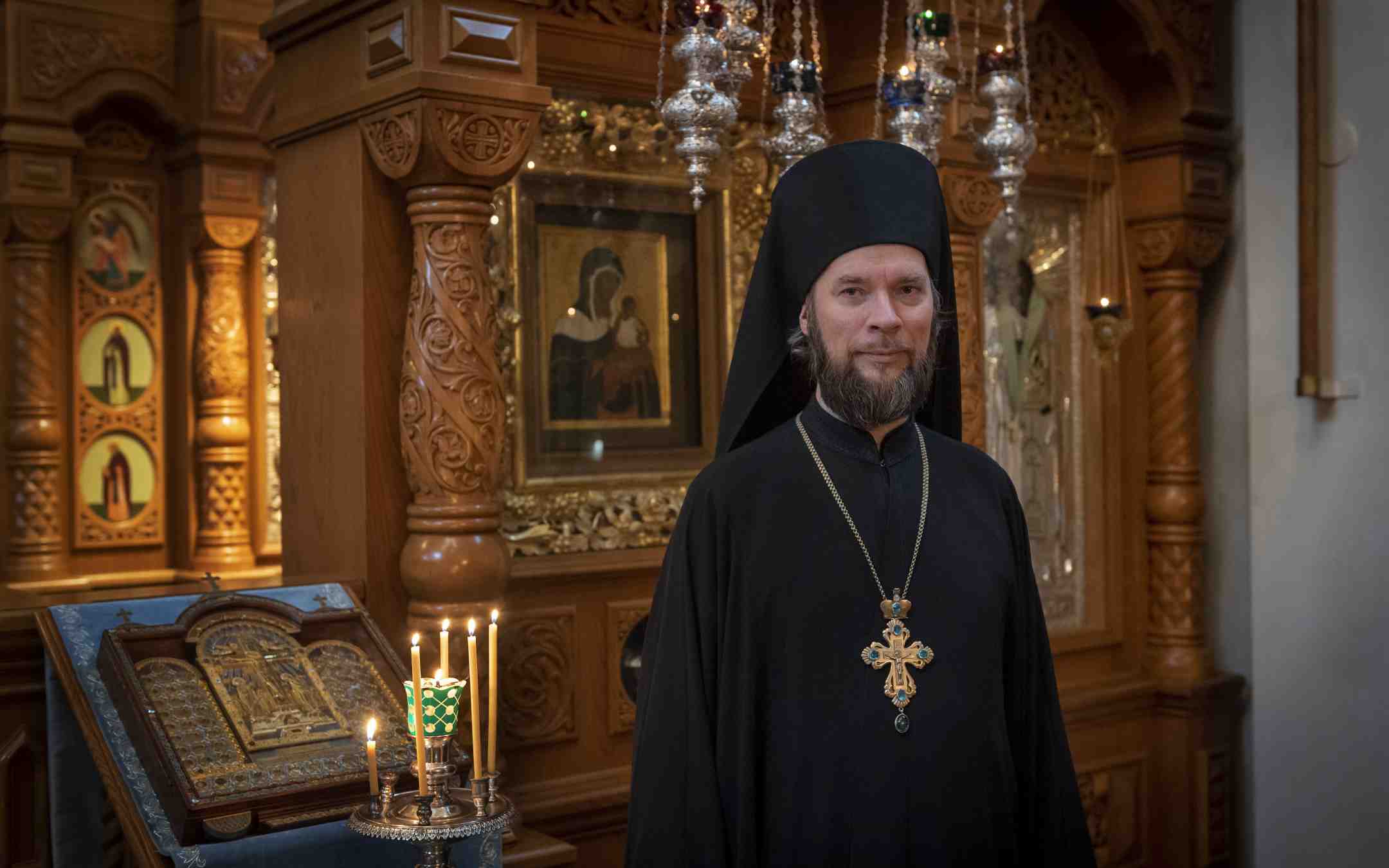 Valamon luostarin johtaja, arkkimandriitta Mikael Valamon luostarin pääkirkossa 2022