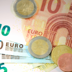 Euroja seteleinä ja kolikkoina