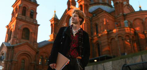 Antti Salpakari Uspenskin edustalla