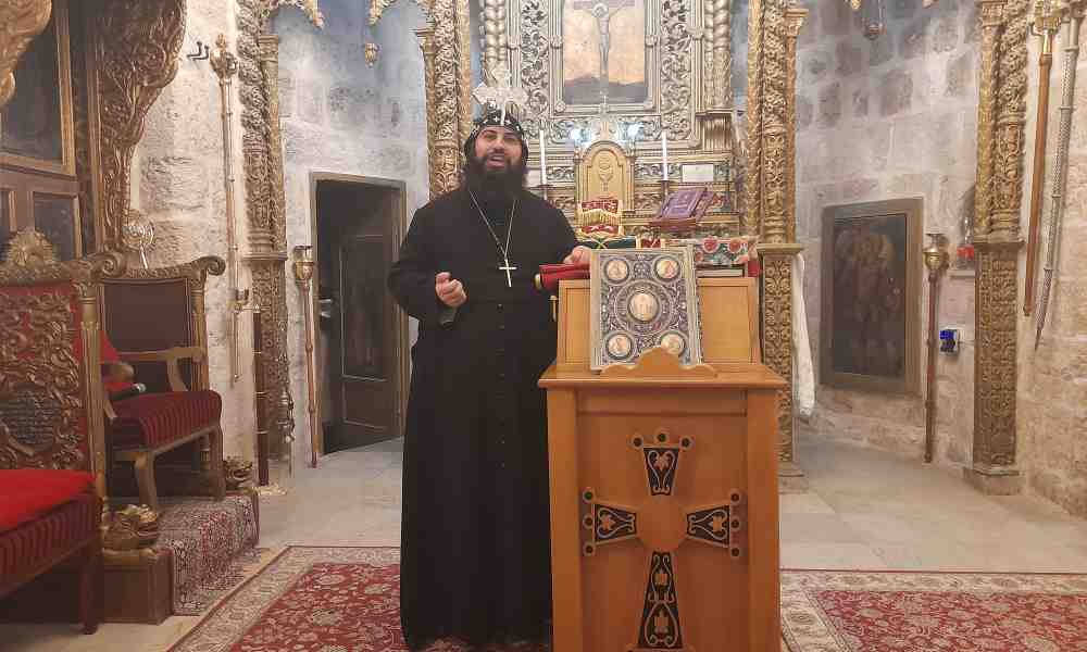 Pyhän Markuksen luostarin ortodoksimunkki Boulus Jerusalemissa kirkossa