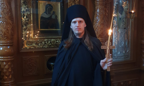 Vastavihitty munkki Rafael Valamon luostarin pääkirkossa