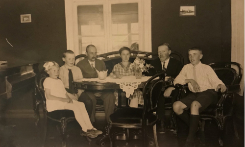 Semjon Vahromejev ja Igor vierailulla Forsblomien perheessä K