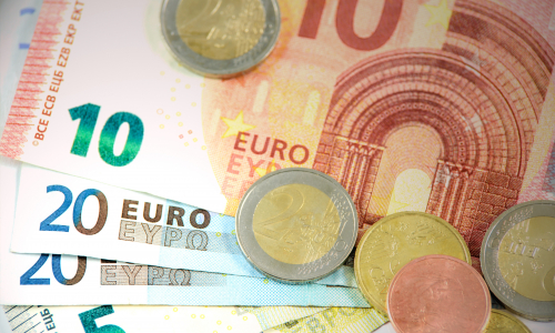 Euroja seteleinä ja kolikkoina