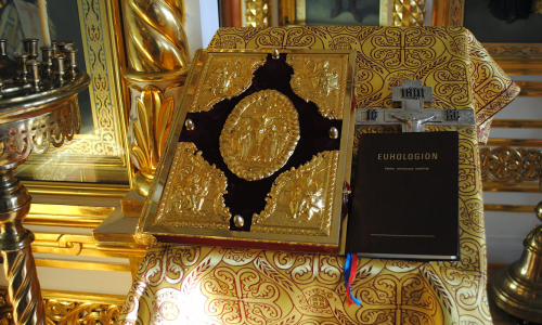katumuksen-sakramentti-evankeliumi-risti-ja-orologion-kuvituskuva